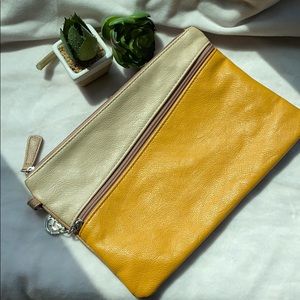 ☀️ 3/$25 NY & Co Large Wristlet